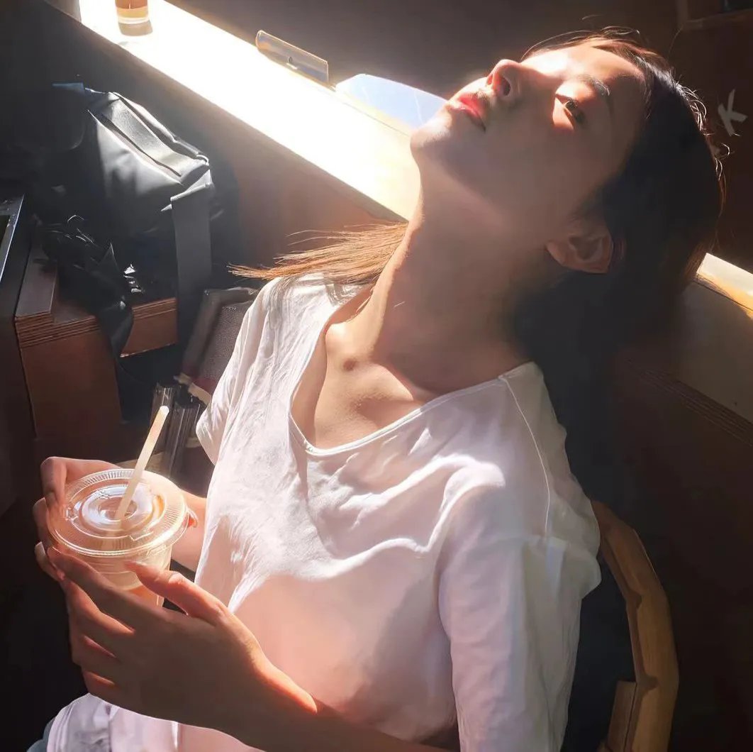 玉女桃花满堂红